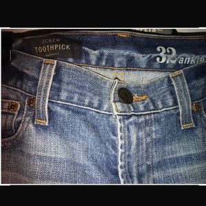 Sz 32 J. Crew toothpick ankle pants.